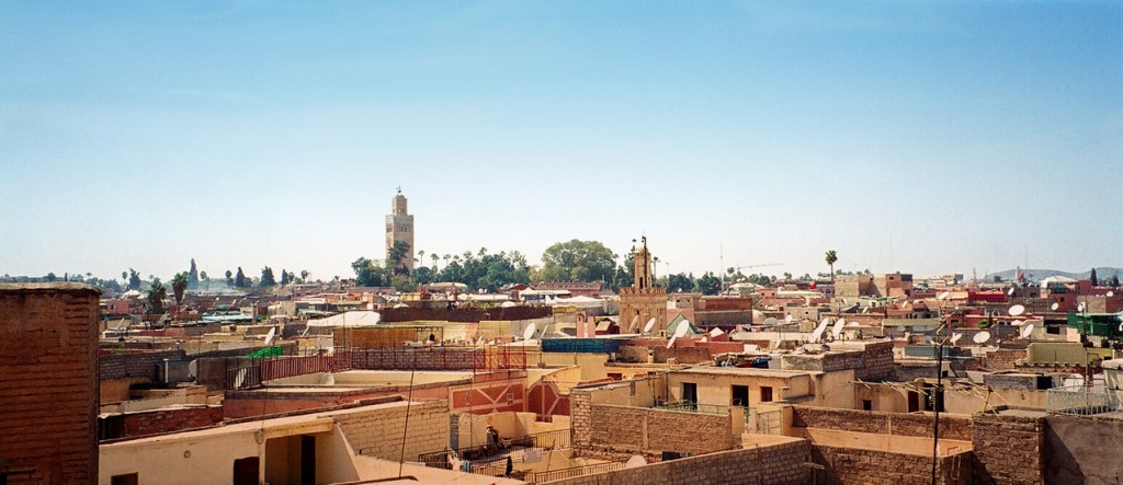 De prachtige skyline met uitzicht op alle bezienswaardigheden van Marrakech