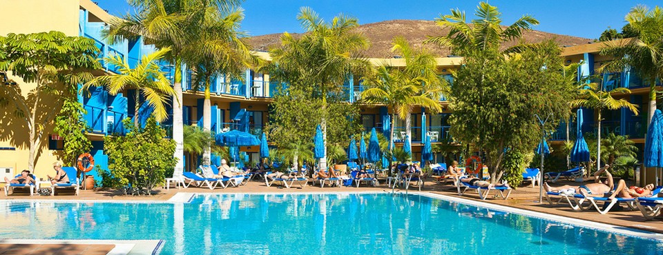 Het zwembad van het hotel op Fuerteventura